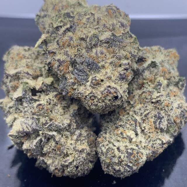 Red Bullz cannabis strain. Image via Tasty Pot.