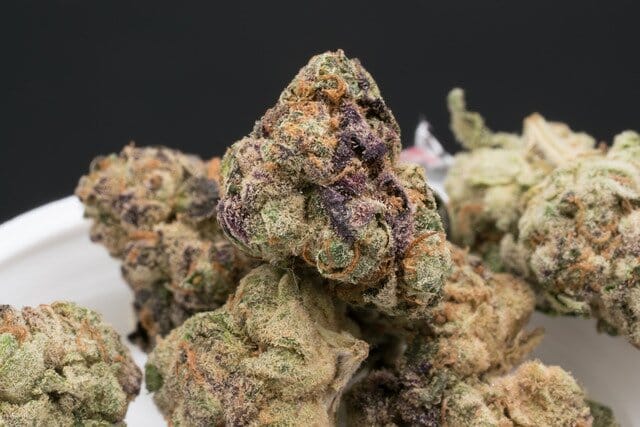 Apple Fritter cannabis strain. 